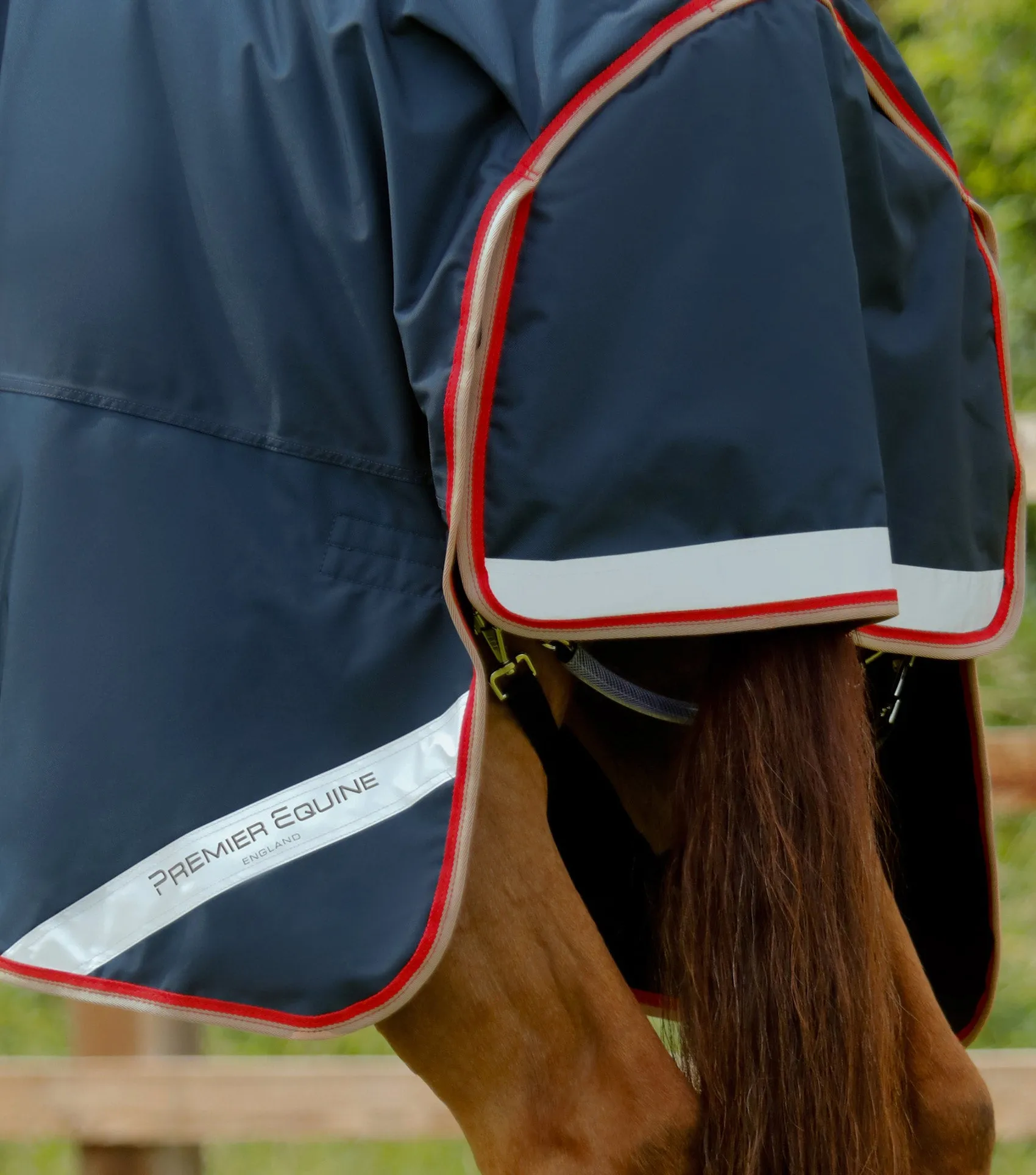 Buster 100g Turnout Rug with Snug-Fit Neck Cover Navy