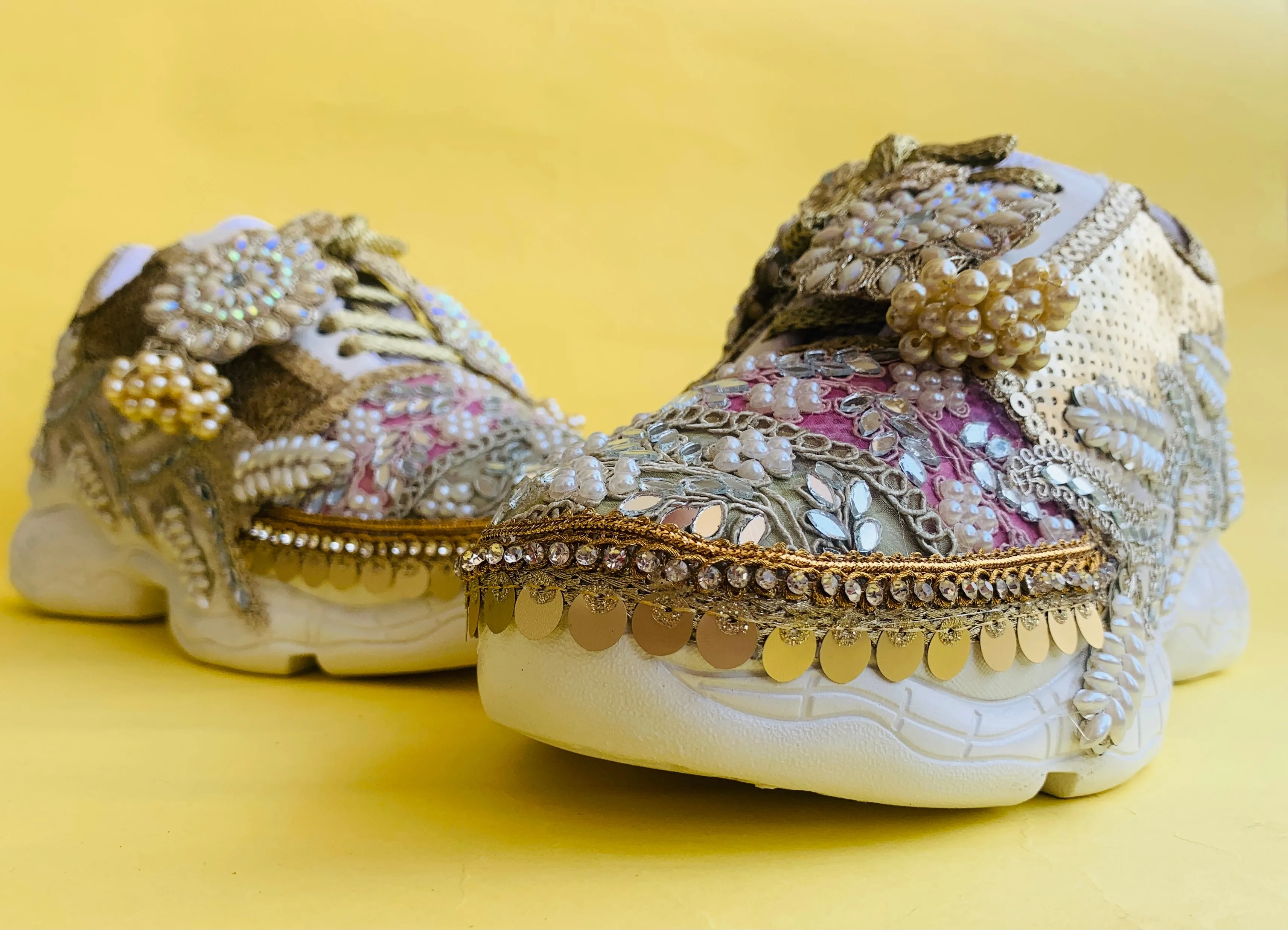 FUNKY N TRENDY hand crafted golden bridal sneakers / gold sneakers / pastel sneakers / embroidery sneakers / sneakers for bride