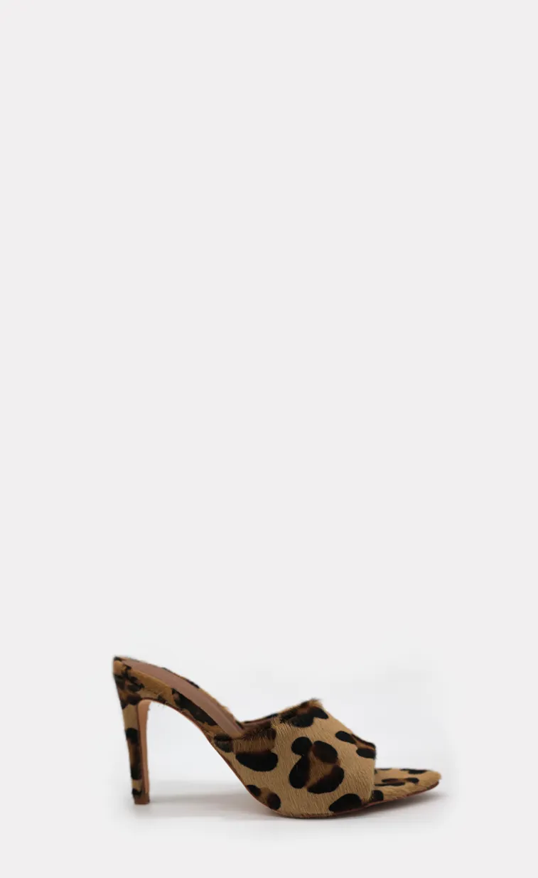 LEOPARD PRINT TEXTURED MULES