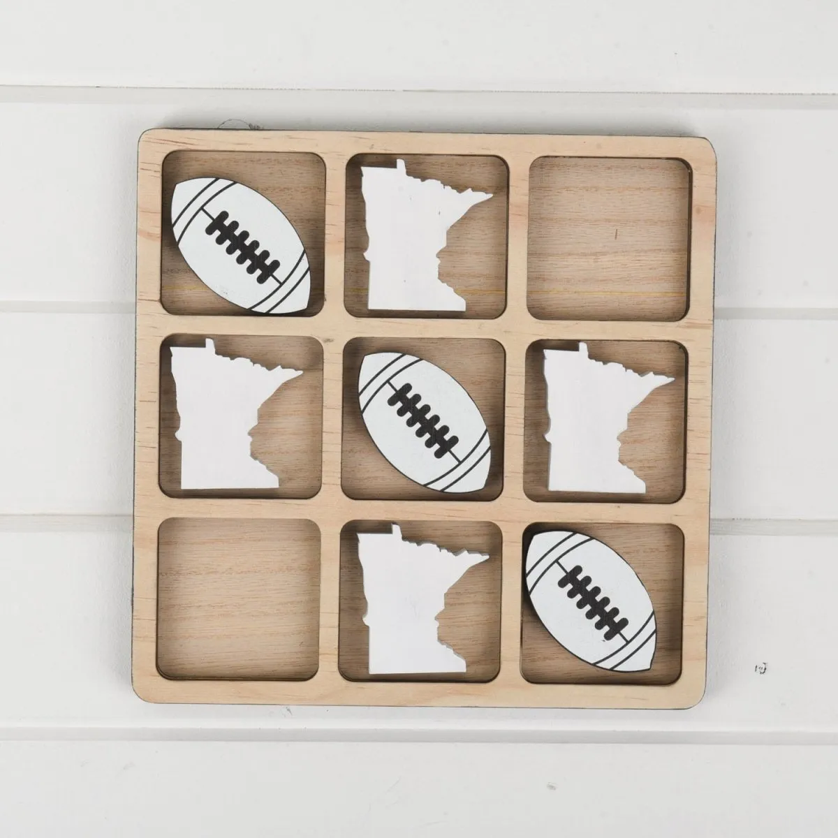 Minnesota Tic Tac Toe Board