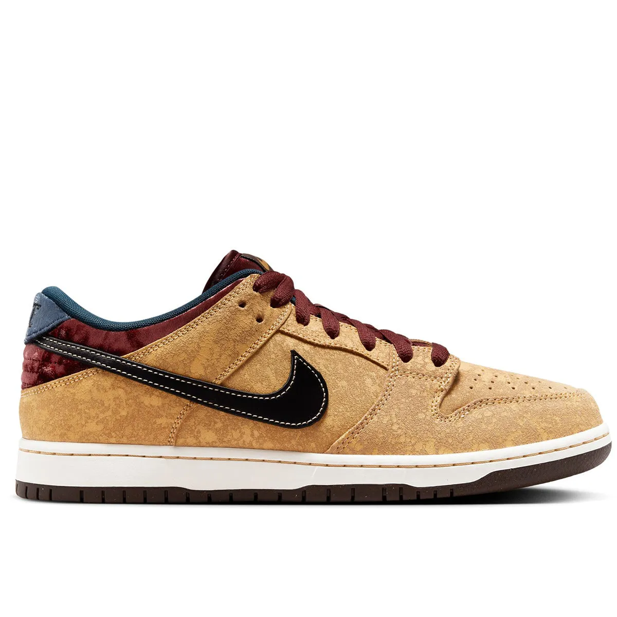 Nike SB - Dunk Low Pro Shoes City of Cinema