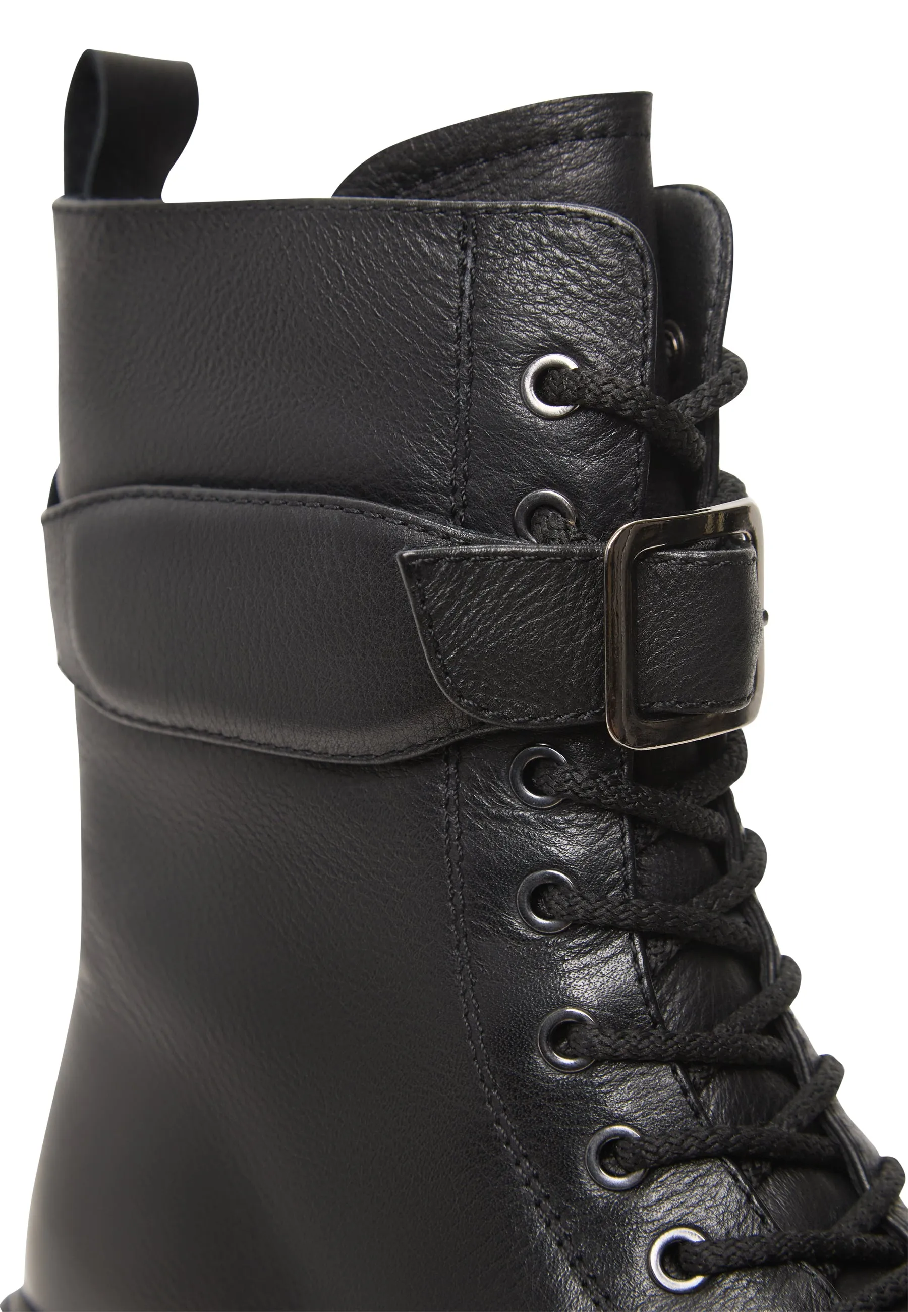 Rugged Lace-Up Boots Betty - Black