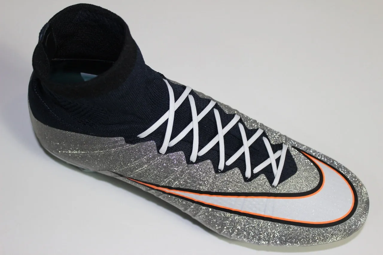 SR4U Laces White Glow in the Dark